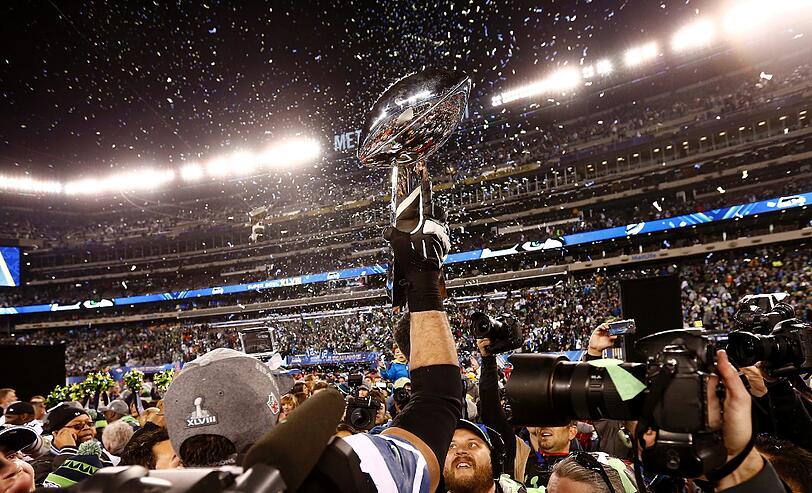 Nach dem Sieg gab es für die Seahawks kein Halten mehr. Die Bilder von der Siegerehrung.