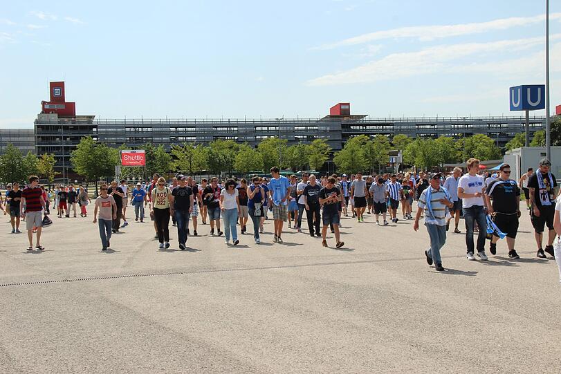 Der Protestmarsch der Fans des TSV 1860 gegen RB Leipzig: Die Bilder.