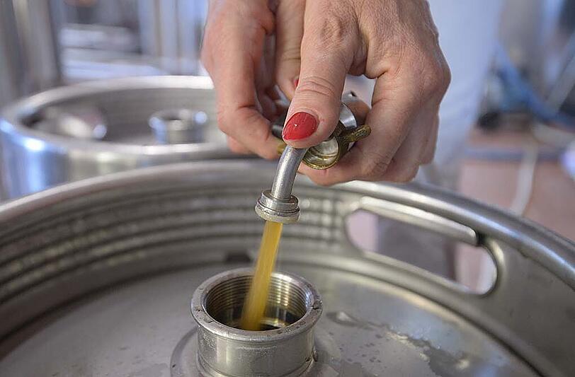 "Brauen, nur für Frauen!": Die Bilder vom speziellen Bierbrau-Seminar in Unterfranken.