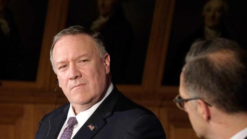 Bundesaußenminister Heiko Maas (r.), und Mike Pompeo, Außenminister der USA, während einer Pressekonferenz. Bundesaußenminister Heiko Maas (r.), und Mike Pompeo, Außenminister der USA, während einer Pressekonferenz.