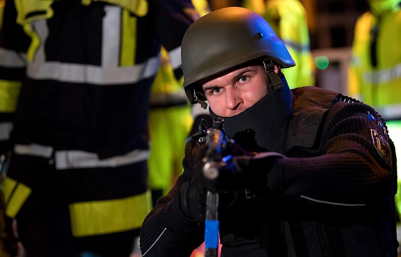 Schreckensszenario Terroranschlag - die Münchner Polizei probt den Ernstfall in einer mehrstündigen Übung am Hauptbahnhof - die Bilder.