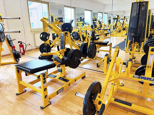 Wer Bauchfett verlieren möchte, ist im Fitnessstudio sicherlich nicht falsch. Wer Bauchfett verlieren möchte, ist im Fitnessstudio sicherlich nicht falsch.