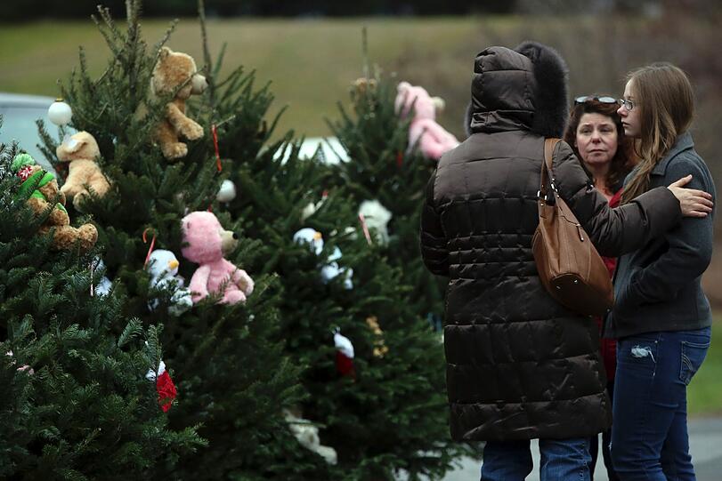26 Weihnachtsbäume sollen an die 26 Opfer des Attentats von Newtown erinnern.