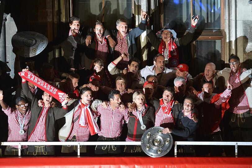 Weitere Bilder von der Meister-Party.