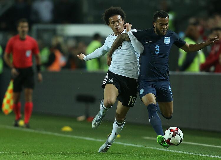 Leroy Sané - Note 3: Erstes Länderspiel seit der EM in Frankreich und seit seinem Wechsel auf die Insel zu Manchester City. Dribbelte viel, probiert etwas, verzockte sich aber oft.