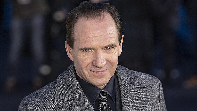 Ralph Fiennes stand bei "Nurejew - The White Crow" vor und hinter der Kamera Ralph Fiennes stand bei "Nurejew - The White Crow" vor und hinter der Kamera
