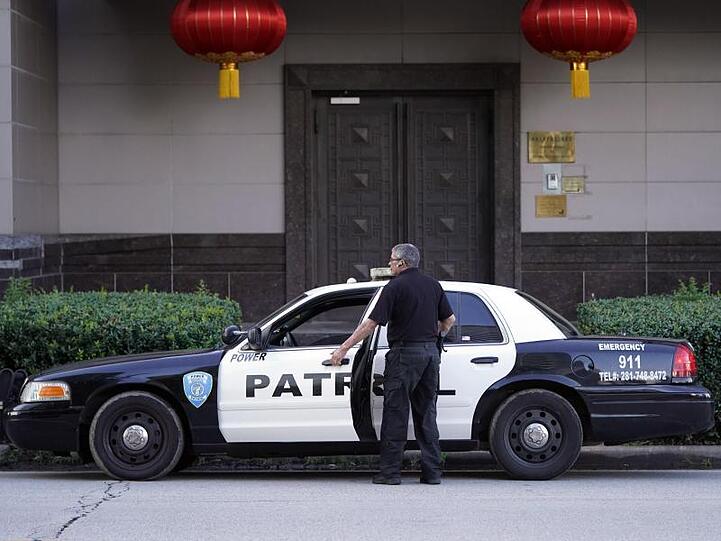 Mit der Schließung des chinesischen Konsulats in Houston verschärfen sich die Spannungen zwischen den USA und China deutlich.