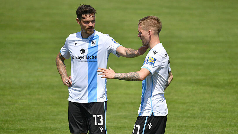 Duellieren sich derzeit um den Platz vor der Abwehr: Dennis Erdmann (links) und Daniel Wein.