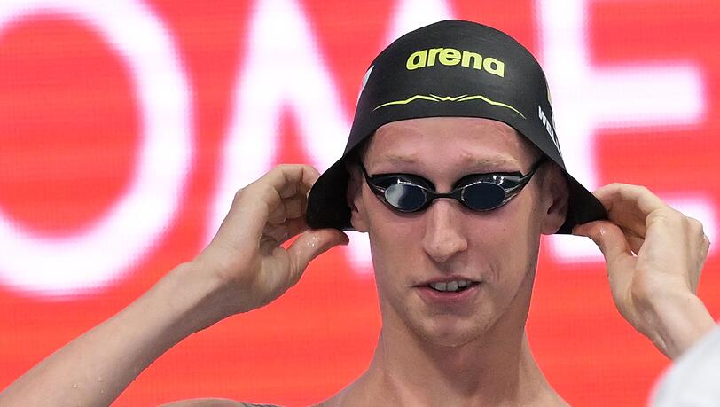 Favorit über 1500 Meter Freistil: Florian Wellbrock aus Deutschland zieht seine Badekappe auf.