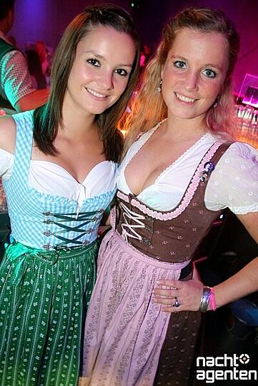 Der Wiesnmarathon am Freitag im neuraum: 16 Tage Wiesn, 16 Tage Party ist das Motto: 
Mehr Bilder gibt's auf www.nachtagenten.de