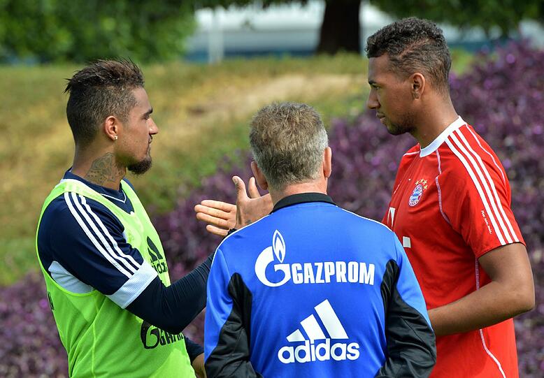 Wiedersehen beim Trainingslager: Boateng und Boateng treffen sich bei einer Trainingseinheit von Schalke 04.