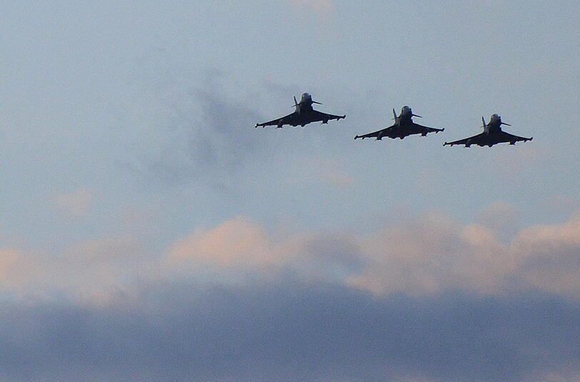 Kampfjets der internationalen Koalition nach einem Einsatz über Syrien. Foto: Stavros Koniotis/Archiv