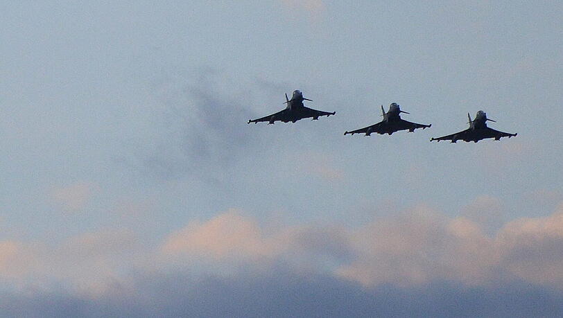 Kampfjets der internationalen Koalition nach einem Einsatz über Syrien. Foto: Stavros Koniotis/Archiv Kampfjets der internationalen Koalition nach einem Einsatz über Syrien. Foto: Stavros Koniotis/Archiv
