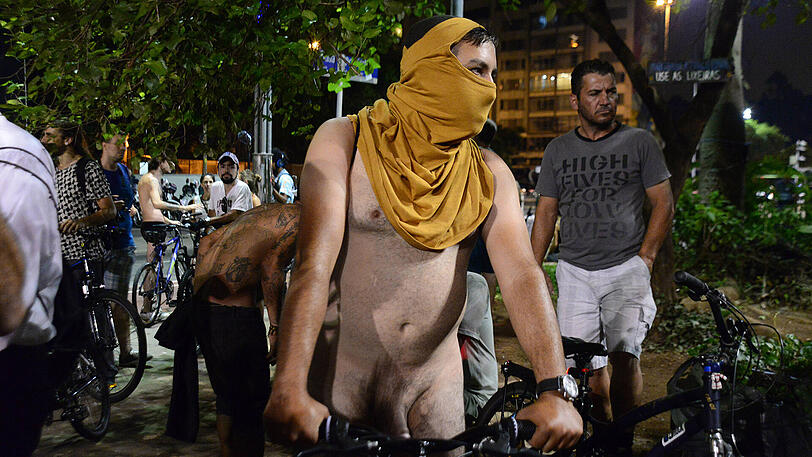Was ein Spaß: Nacktradeln in Sao Paulo.