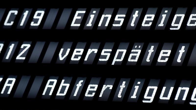 Probleme mit Flügen, Bus- und Bahnfahrten haben in diesem Jahr zu Tausenden Beschwerden bei der zuständigen Schlichtungsstelle geführt. Probleme mit Flügen, Bus- und Bahnfahrten haben in diesem Jahr zu Tausenden Beschwerden bei der zuständigen Schlichtungsstelle geführt.