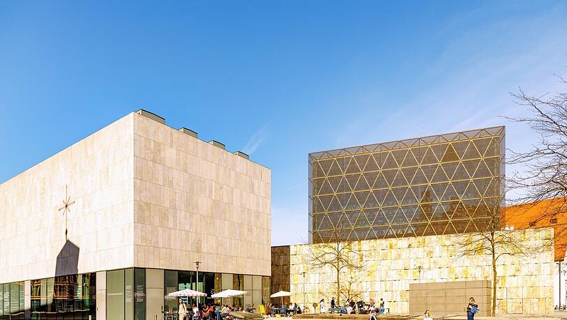 Das Jüdische Museum und die Hauptsynagoge am Sankt-Jakobs-Platz. Das Jüdische Museum und die Hauptsynagoge am Sankt-Jakobs-Platz.