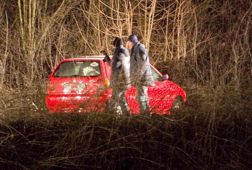 Autoknacker haben im saarländischen Merzig im Kofferraum eines abgestellten Wagens ein totes Baby entdeckt. Die Leiche lag im Kofferraum in einem Rucksack.