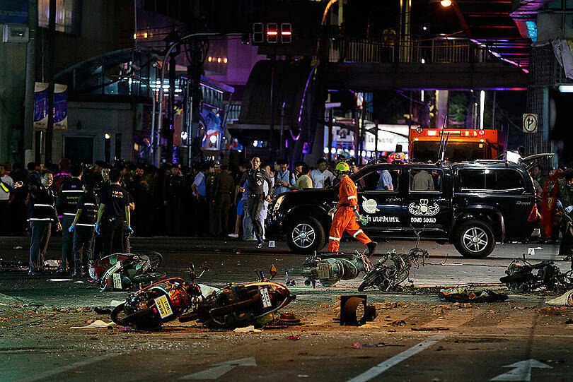 Eine Explosion hat am Montag das Stadtzentrum von Bangkok erschüttert. Offenbar gibt es zahlreiche Tote und Verletzte.