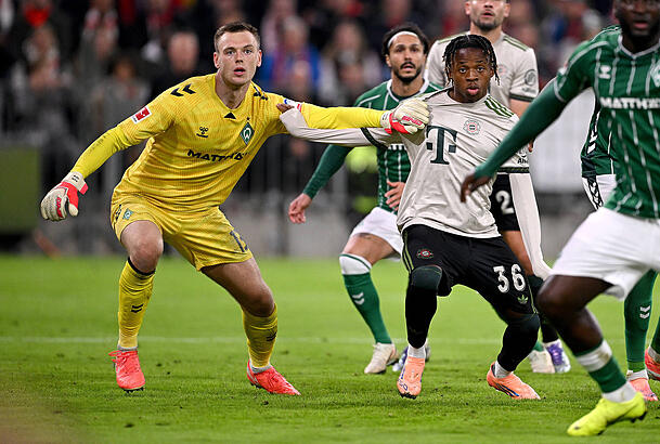 Er traut sich was zu: Bayern-Youngster Mike (r.).