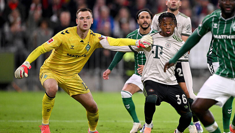 Er traut sich was zu: Bayern-Youngster Mike (r.). Er traut sich was zu: Bayern-Youngster Mike (r.).