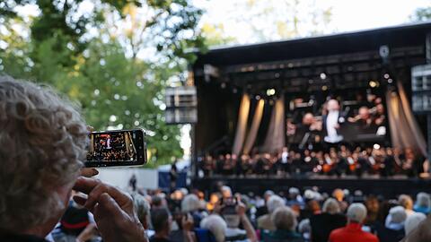 Das Open-Air-Konzert geh&ouml;rt inzwischen zur Festspiel-Tradition.