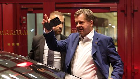 Ministerpr&auml;sident und CDU-Landeschef Sven Schulze will am Abend mit dem Landesvorstand in Sachsen-Anhalt &uuml;ber das weitere Vorgehen sprechen.