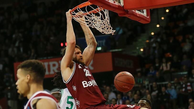 So soll es aus Sicht der Bayern auch am Mittwoch aussehen: Danilo Barthel punktet gegen Unics Kasan für die Münchner.
