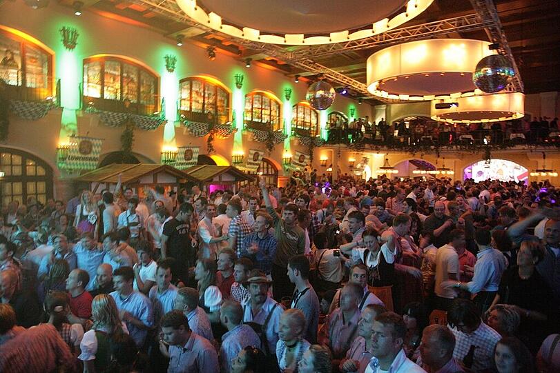 Das "Wiesn-Zelt am Stiglmaierplatz": Die besten Bilder.