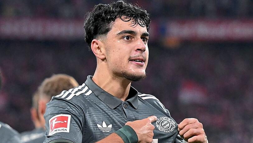 Einheimische Konkurrenz: Aleksandar Pavlovic hat sich im Bayern-Mittelfeld festgespielt, fehlt derzeit jedoch verletzt. Einheimische Konkurrenz: Aleksandar Pavlovic hat sich im Bayern-Mittelfeld festgespielt, fehlt derzeit jedoch verletzt.