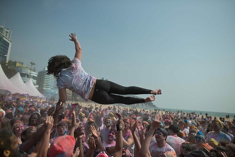 Weitere Bilder von dem farbverrückten Festival.
