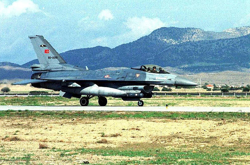 Türkische F-16