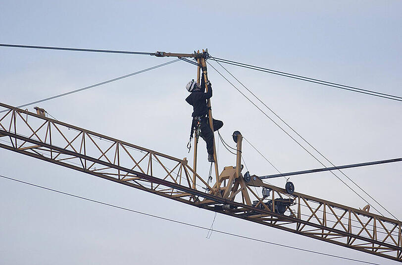 Seit Montagmorgen ist die Baustelle der Wiesenhof Schlachtfabrik besetzt.