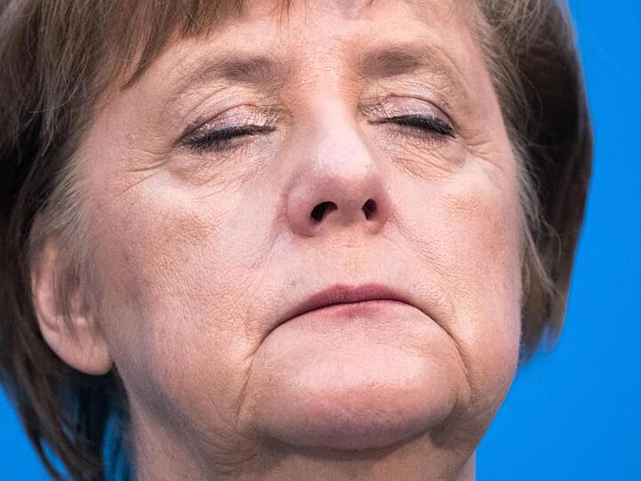 am Gesundheitszustand Merkels waren zuletzt Zweifel aufgekommen, weil sie bei mehreren öffentlichen Anlässen Zitteranfälle bekommen hatte.