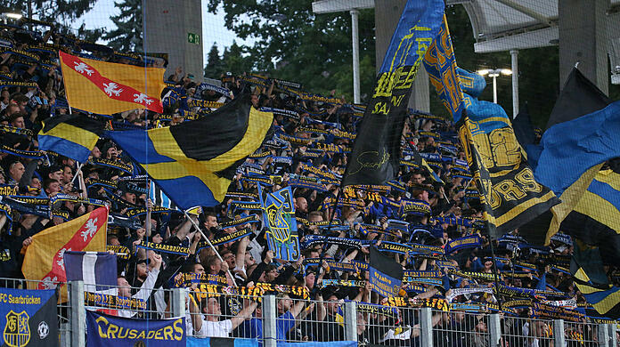 Beim 1. FC Saarbrücken dürfen Fans bald ohne Corona-Beschränkungen ins Stadion.