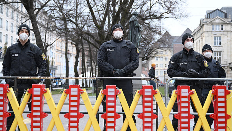 Rund um den "Bayerischen Hof" wird zur Siko ein spezieller Sicherheitsbereich eingerichtet. Rund um den "Bayerischen Hof" wird zur Siko ein spezieller Sicherheitsbereich eingerichtet.