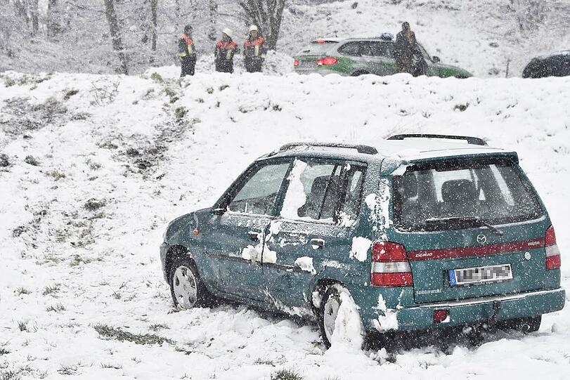 Winterliche Straßenverhältnisse führten zu vielen Unfällen.