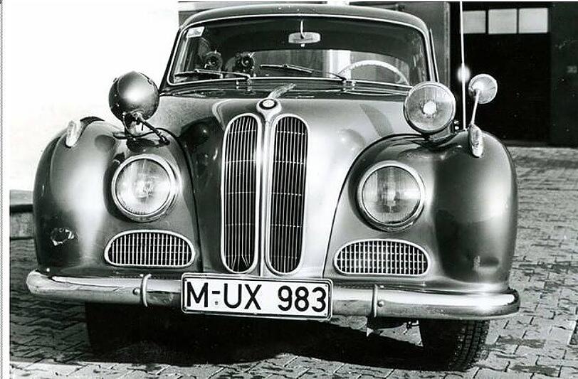 Die Münchner Polizei und ihre Blitzer aus den 50er Jahren: Hier ein Traffipax-Fahrzeug aus dem Jahr 1957.