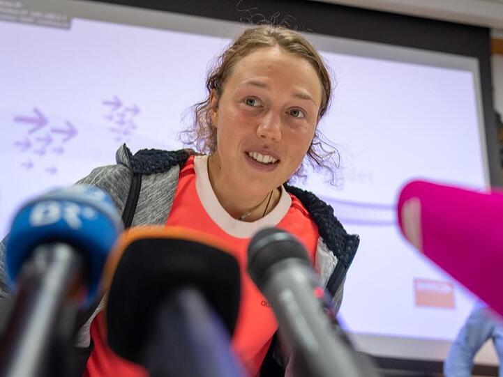 Laura Dahlmeier bei der Pressekonferenz in Planegg.