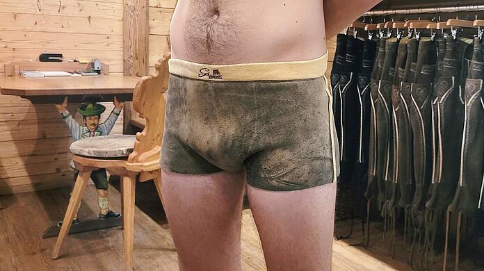 So sieht das Modell Hirschlederne als Unterhose aus.