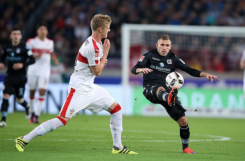 Levent Aycicek (r.) sorgte am Freitagabend für den Löwen-Anschlusstreffer gegen den VfB Stuttgart.