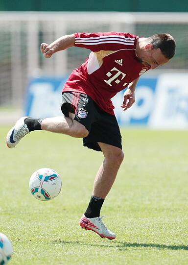 Spaßvogel Ribéry macht die Musik: Der Bayern-star übernahm im Trainingslager kurzerhand das DJ-Pult. Die Bilder