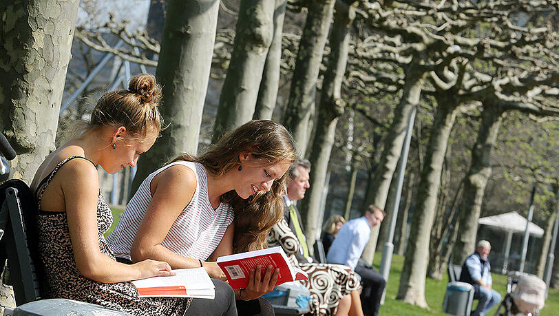 Noch können sich die Münchner über warme Temperaturen freuen. Ab Samstag wird es dann wieder kälter.