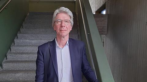 Münchenstift-Chef Sigi Benker erlebt einen Shitstorm nach Kritik an der Altenheim-Öffnung.