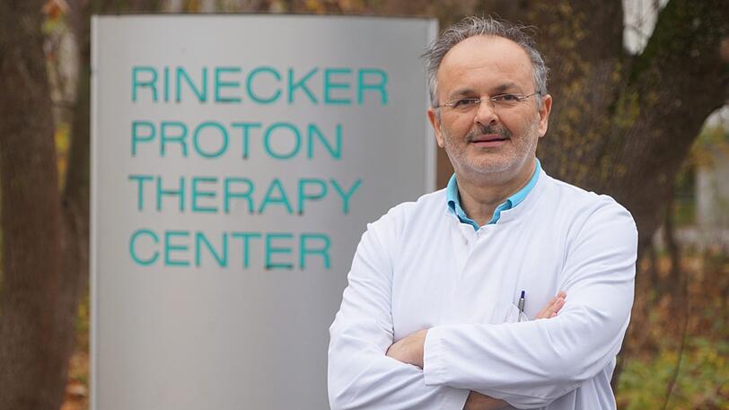 Dr. med. Thanasis Bagatzounis, Oberarzt am RPTC-Krebscenter in München, kämpft für dessen Erhalt.