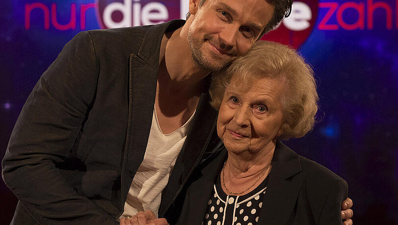 Wayne Carpendale lässt in der Neuauflage von "Nur die Liebe zählt" wieder Herzen höher schlagen Wayne Carpendale lässt in der Neuauflage von "Nur die Liebe zählt" wieder Herzen höher schlagen