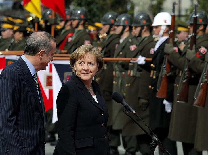 Warm werden sie nicht mehr miteinander: Recep Tayyip Erdogan und Bundeskanzlerin Angela Merkel.