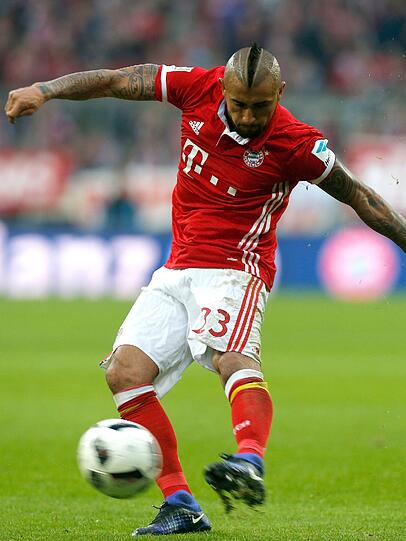 Arturo Vidal: Note 4 - Die Rippen schmerzten, aber der Krieger, der den kranken Kimmich ersetzte,  kämpfte sich durch. Bereitete Lewandowskis Tor vor, grätschte viel, souverän war er aber nicht.
