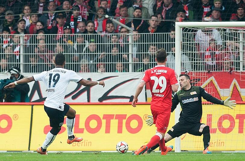Rubin Okotie traf im Hinspiel beim 4:1 in Berlin zweimal für den TSV 1860.