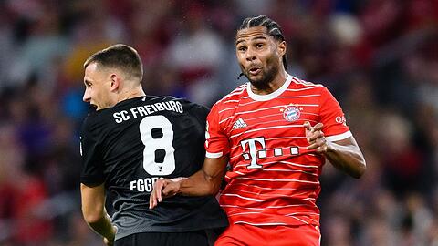 Bayern München mit Serge Gnabry trifft im Viertelfinale des DFB-Pokals auf den SC Freiburg mit Maximilian Eggestein. Hier ein Bundesligaspiel von 2022.