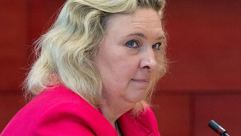 Kerstin Schreyer (CSU), ehemalige Verkehrsministerin von Bayern, in einem Termin. Kerstin Schreyer (CSU), ehemalige Verkehrsministerin von Bayern, in einem Termin.